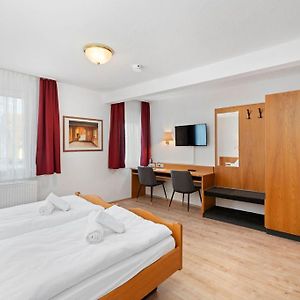 Standard Zimmer mit Kingsize-Bett